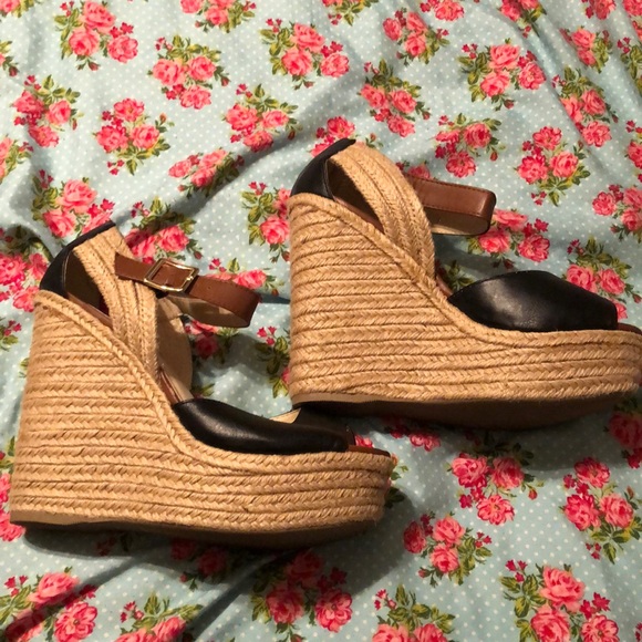 Shoes - Blue brown wedges